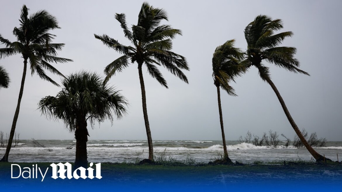 LIVE: View of Fort Myers as Hurricane Idalia hurtles toward Florida