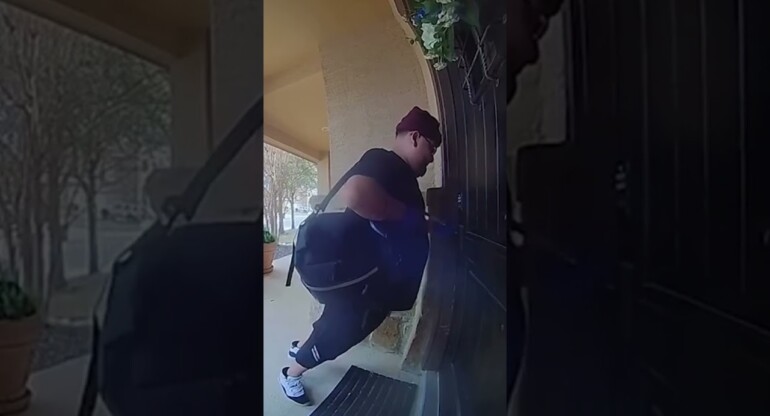 Burglar flees after failed attempted break-in in Texas
