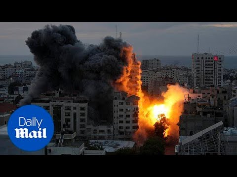 Huge fire rips through Russian warehouse in Rodniki near Moscow