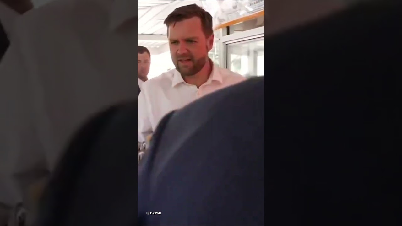 your local bury taxi august 29, 2024 jd vance treats supporters to a round of root beer! 🍻