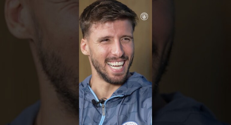 "I've got you licked!" π
Ruben Dias shocked at Andy Morrison's strangest red card! π€― π΄ #mancity
