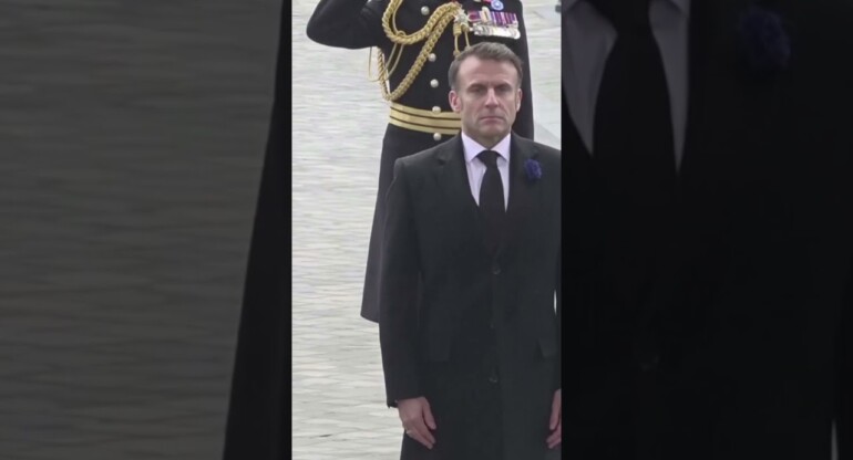 Keir Starmer joins Emmanuel Macron in Paris for Armistice Day