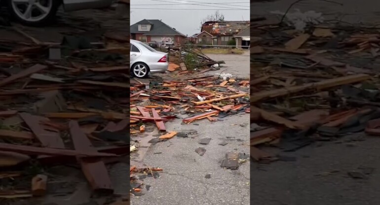 Oklahoma tornado wreaks havoc