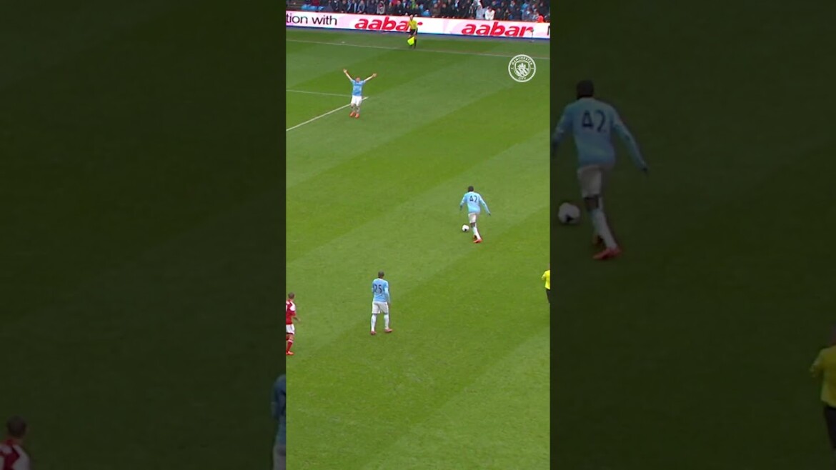 your local bury taxi february 13, 2025 ☄️ iconic yaya toure 🇨🇮 #mancity #football #shorts #shortsvideo #shortsfeed #goals #skills