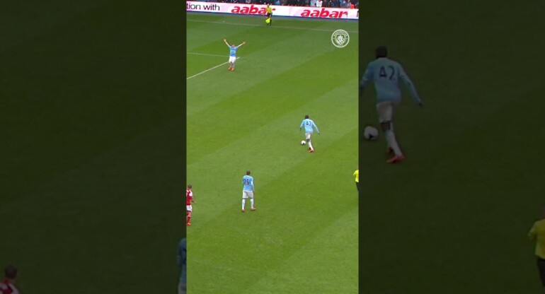 ☄️ ICONIC YAYA TOURE 🇨🇮 #mancity #football #shorts #shortsvideo #shortsfeed #goals #skills