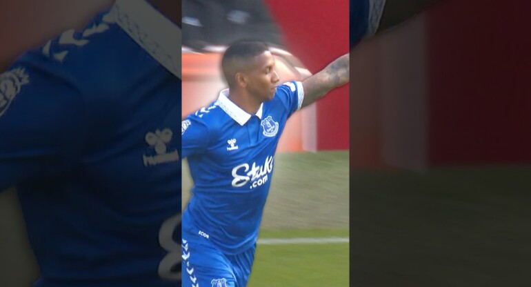 Ashley Young’s Wholesome Return To Old Trafford 🥹