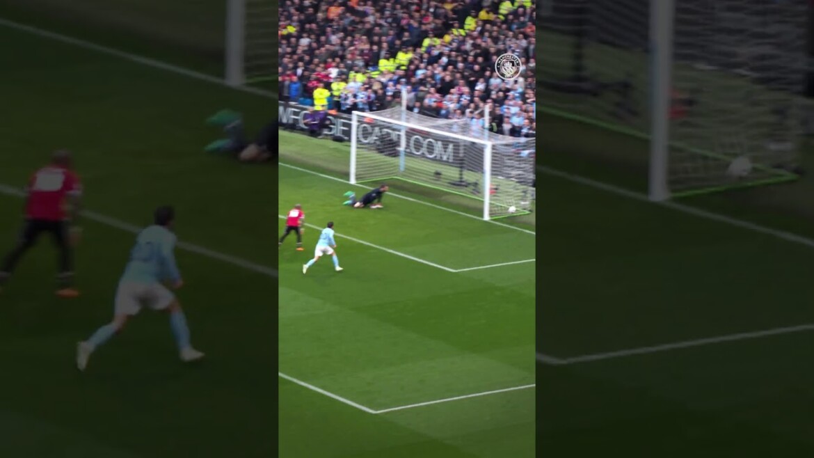 your local bury taxi february 7, 2025 🇩🇪🥶 gundogan in those clutch moments! #mancity #football #goals #shorts #shortsvideo #shortsfeed