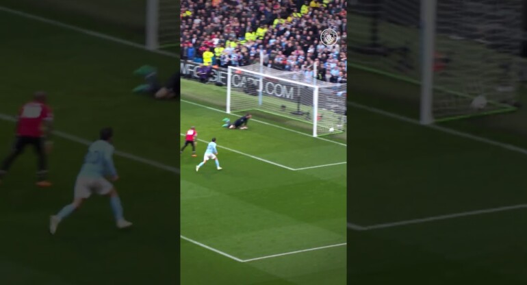 🇩🇪🥶 GUNDOGAN in those CLUTCH moments! #mancity #football #goals #shorts #shortsvideo #shortsfeed